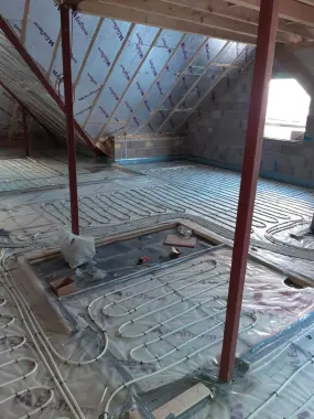 Underfloor heating system installation